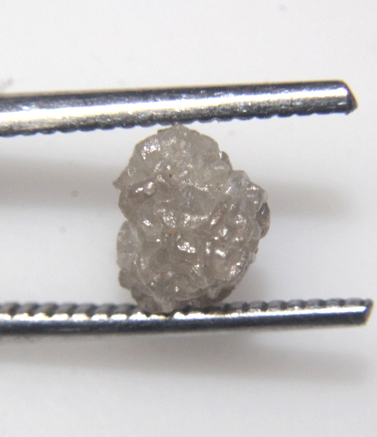 1.67 CTS RAW UNCUT NATURAL GRAY COLOR ROUGH DIAMOND PIECE 7.91×6.49×5.46 MM