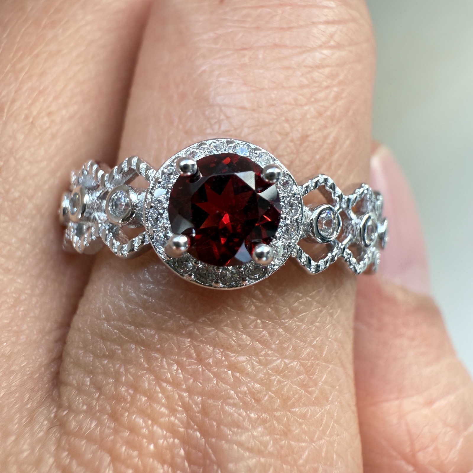 925 Sterling Silver Ring 5mm Red Natural Rhodolite Garnet Gemstone Zircon Gift