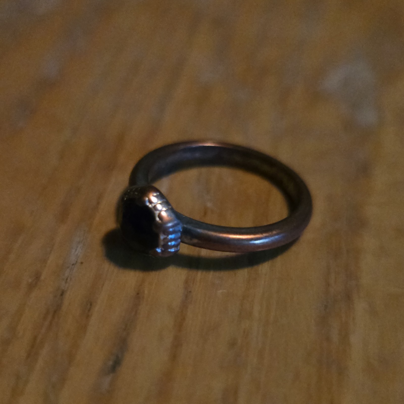 Silver Tone Metal Band Ring Size 6 Bezel Set Round Black Stone 1 Gem