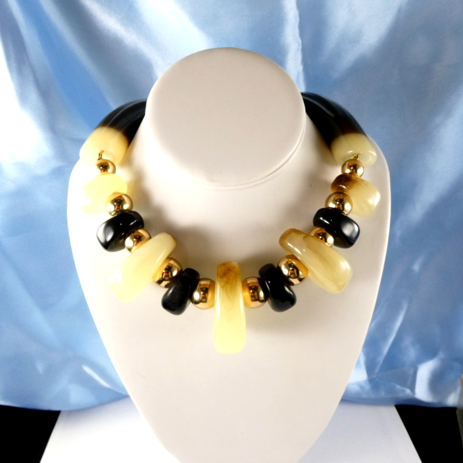 Vtg Lucite Acrylic Fashion Necklace Thick Chunky Nice Quality w/ Gold Beads