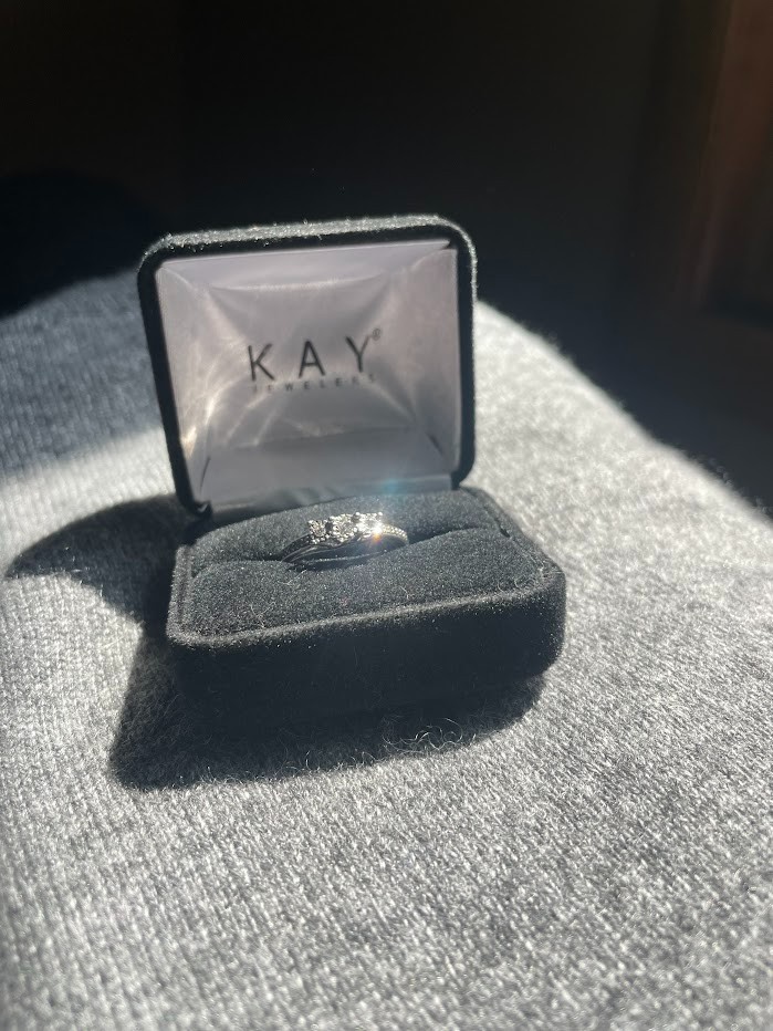 Kay Jewelers 3 Stone 1/6ct Diamonds Promise Ring sterling silver band Size 7