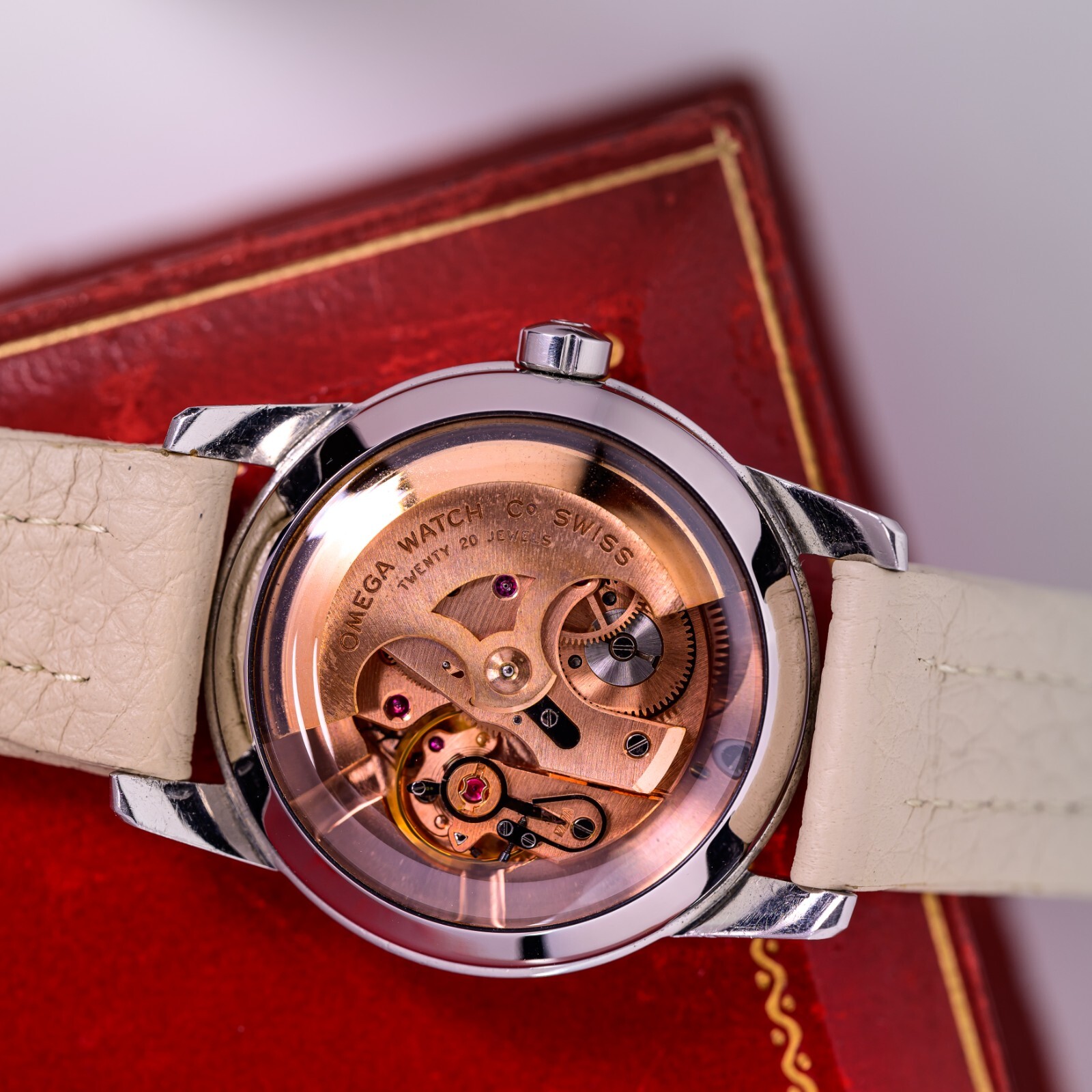 Snap-Back Sapphire Exhibition Caseback for 1950s Seamasters and Constellations