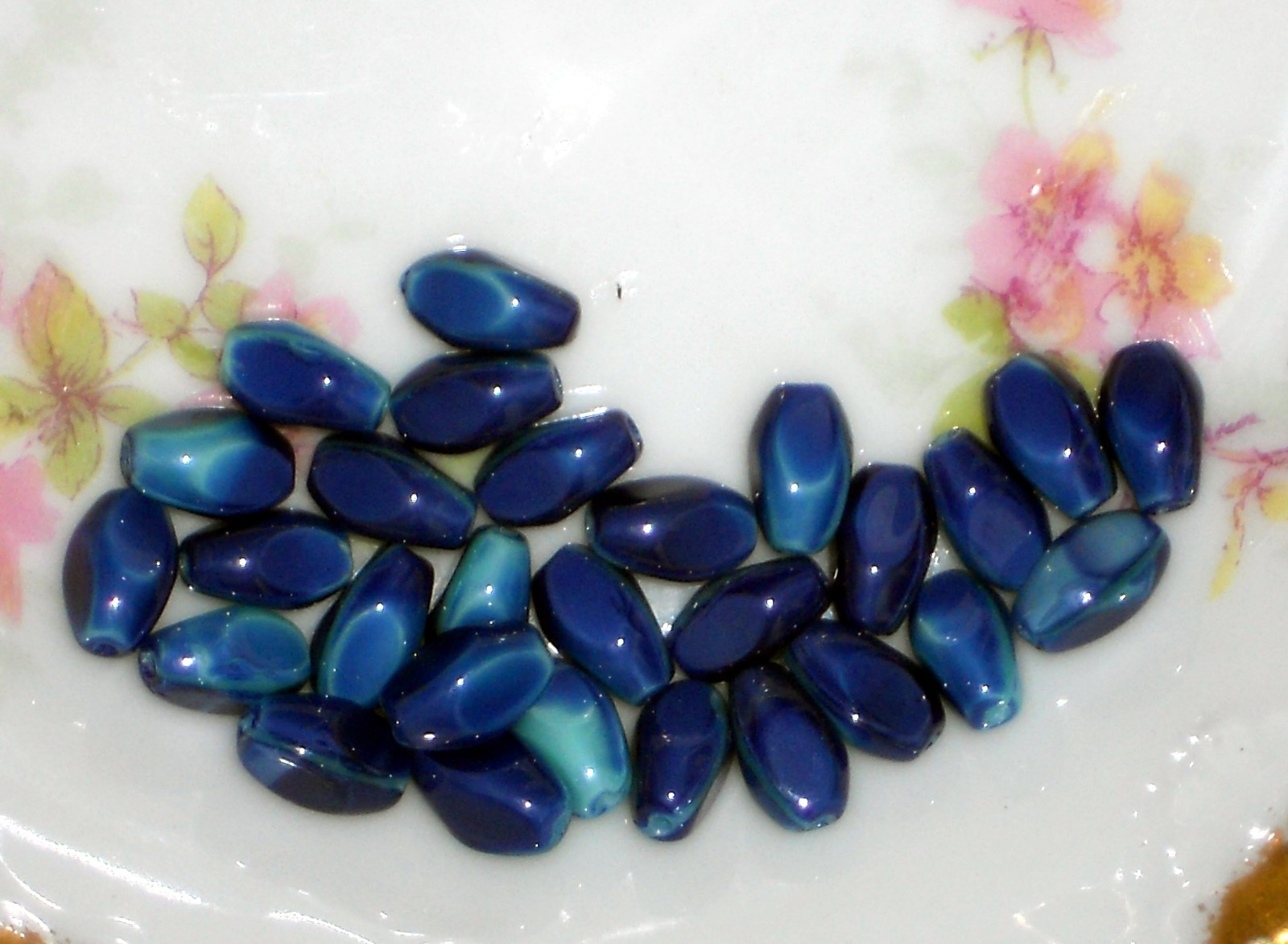 #1589 Vintage Beads Pressed Glass Japan Rice Cobalt Two tone Retro Blue NOS
