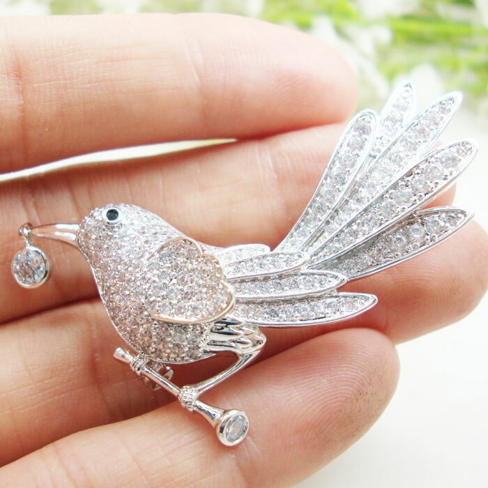 Silver Tone Elegant Woman’s Little Bird Brooch Pin Clear Zircon Crystal Gifts