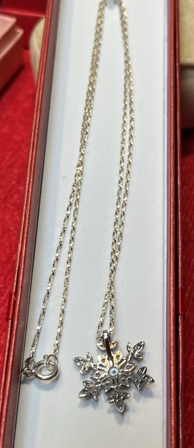 Vintage Sterling Silver .925 JDC Sparkling Snowflake 3/4″ Diameter Necklace 20″L