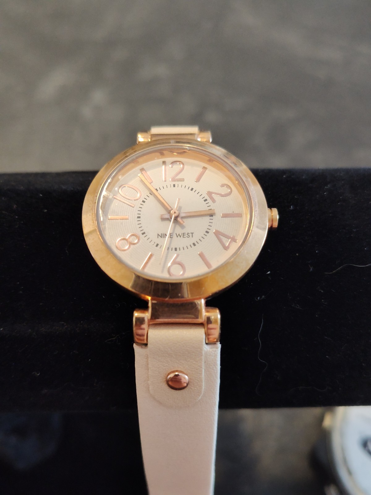 Lot 5 Women’s Fashion Watches DKNY Nine West Premier Designs – Needs Batteries