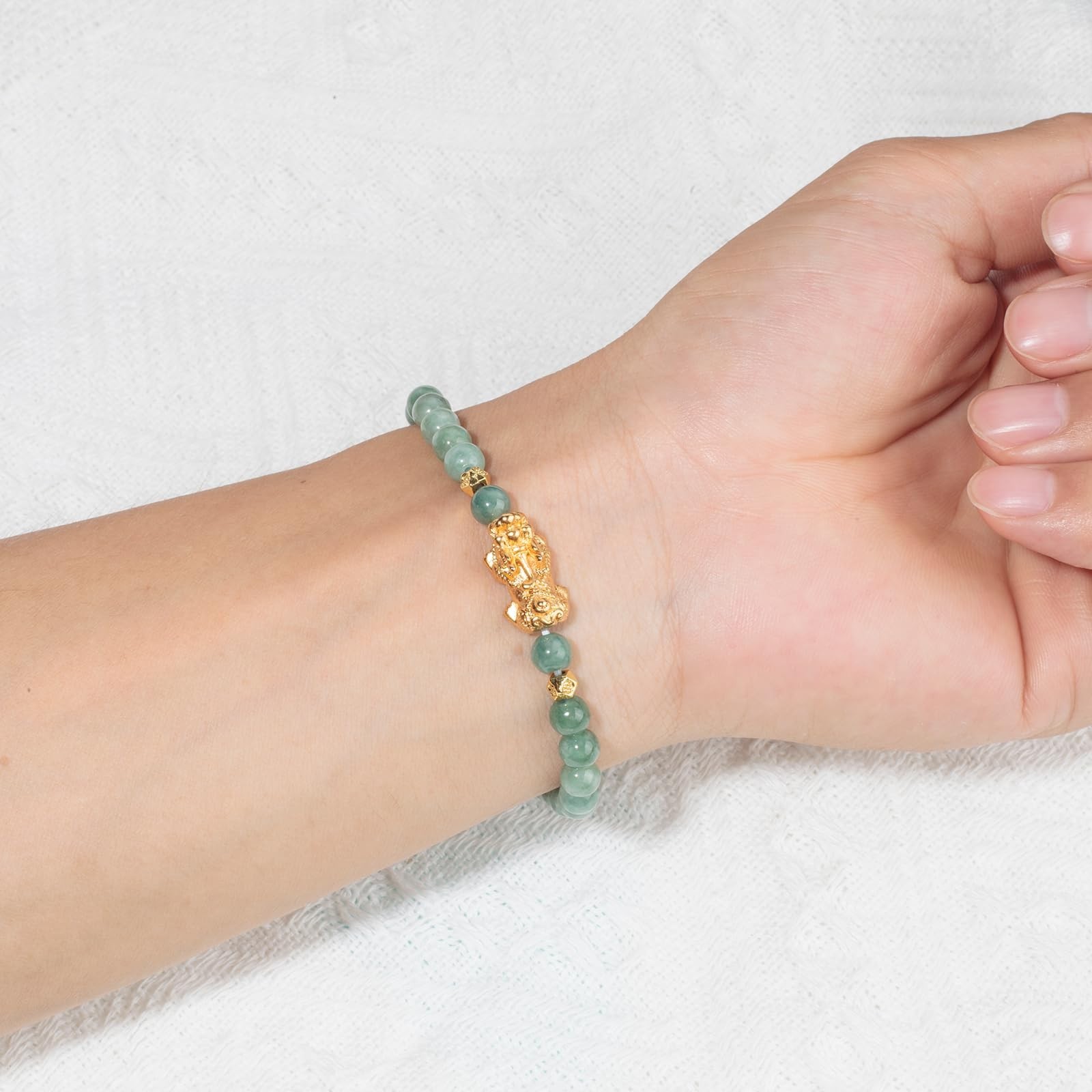 Green Jade Wealth Bracelet for Women – Feng Shui Lucky Charm for Prosperity