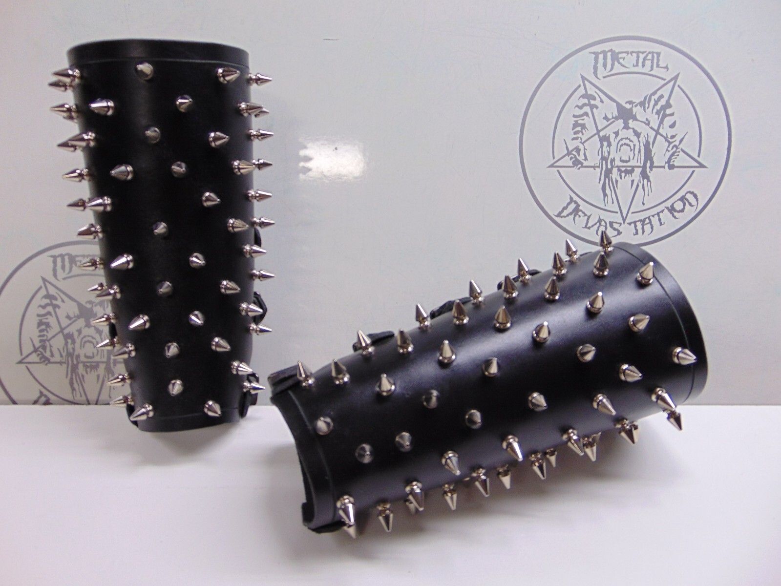 LEATHER SPIKED OLD SCHOOL GAUNTLET..DEATH METAL…(MDLG0013)….. HYPOCRISY