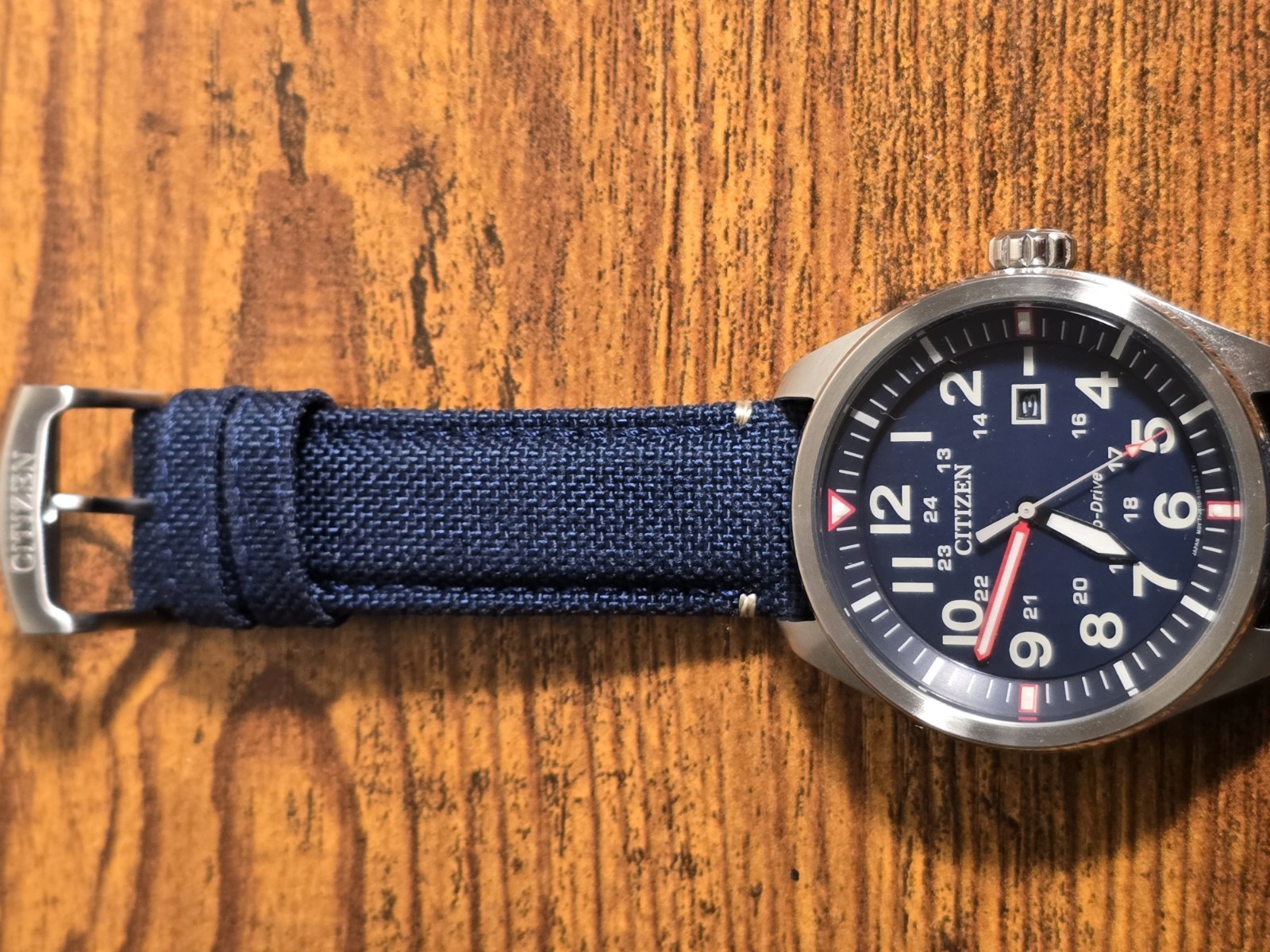 Stunning Blue Citizen Eco Drive Aw5000-16l Pilot Field Watch