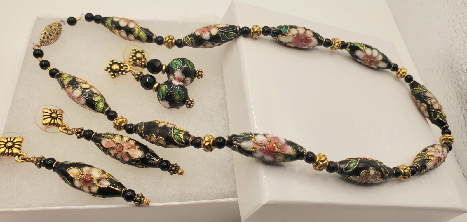 Vintage Black Cloisonne Hand Painted Floral 16″ Necklace & 2 Pr. Earrings