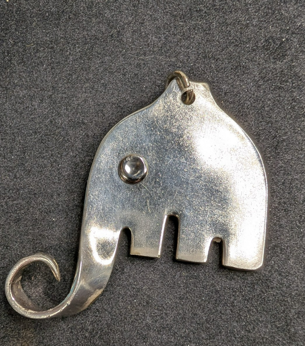 Vintage Sterling Silver Elephant Pendant Modernist Design 30.0 Grams Silver