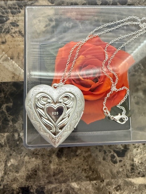 ❤️925 Sterling Silver Large Heart Shape Locket Necklace (Pendant + Chain)