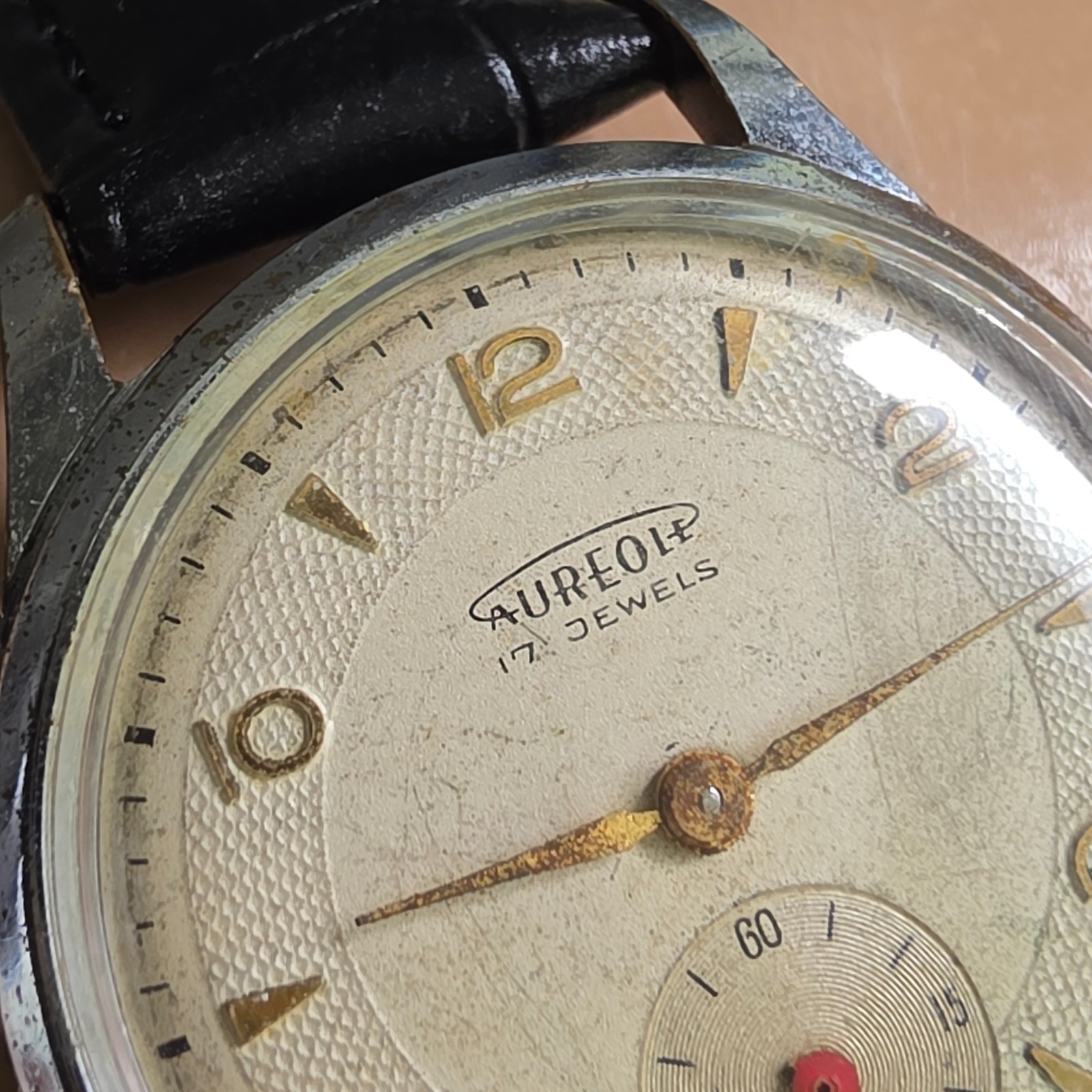 Vintage Aureole men’s manual wind watch Honeycomb Dial swiss made 1940s