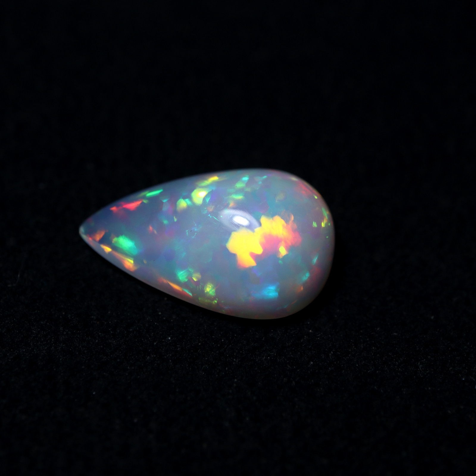 4.2 Cts 16.5×10.2 MM Natural AAA Green Red Yellow Fire Ethiopian Opal Pear