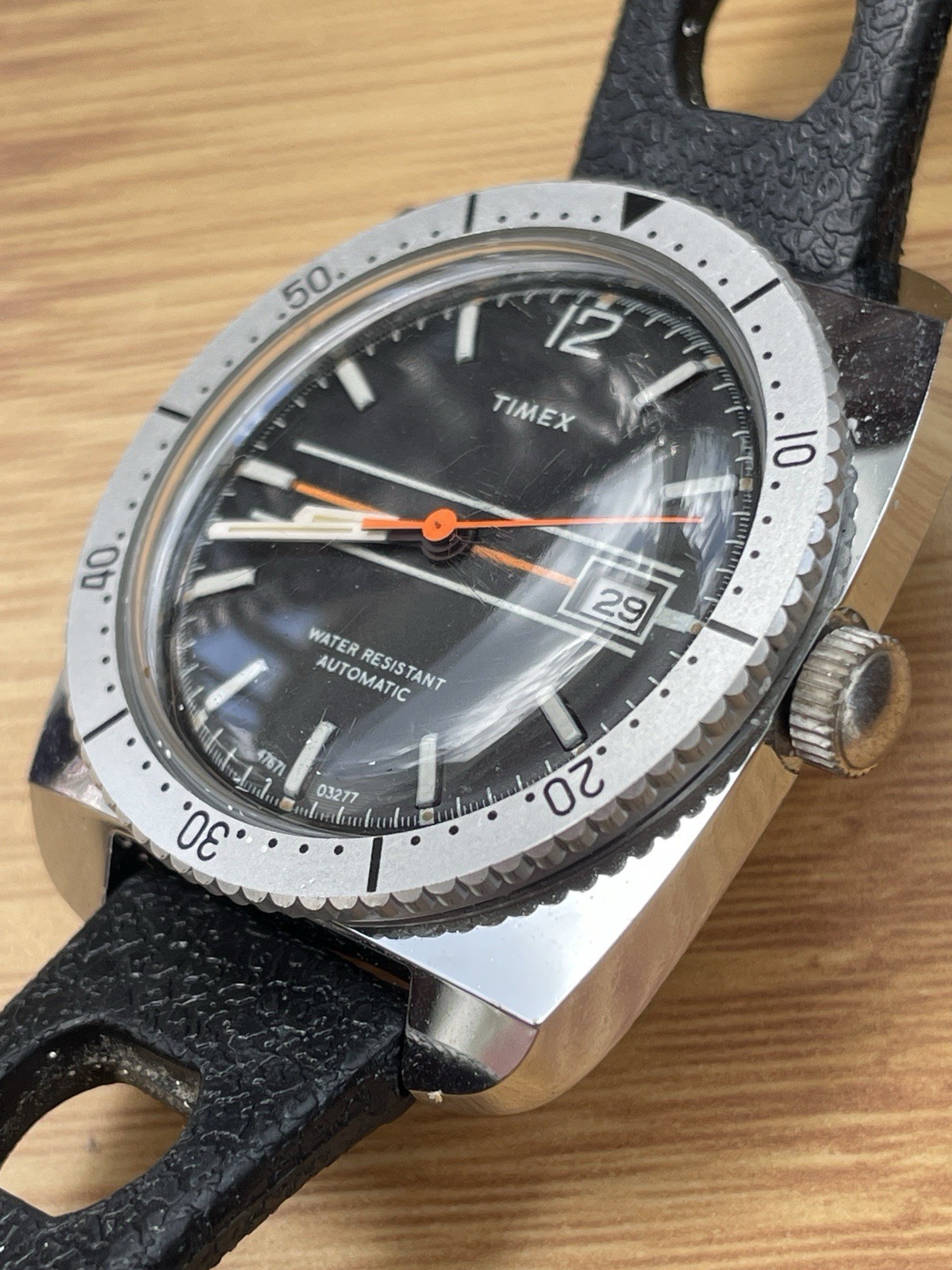 Rare CLEAN 1977 Timex Viscount Racing stripe Men’s Watch Automatic rally style