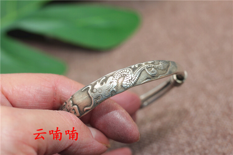 National wind literary retro folk Chinese handmade Miao silver bracelet 1piece