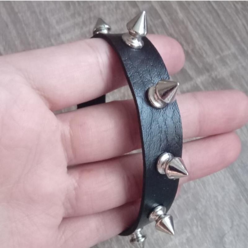 Minimalist Black Faux Leather Spike Bracelet Size 20 Cm