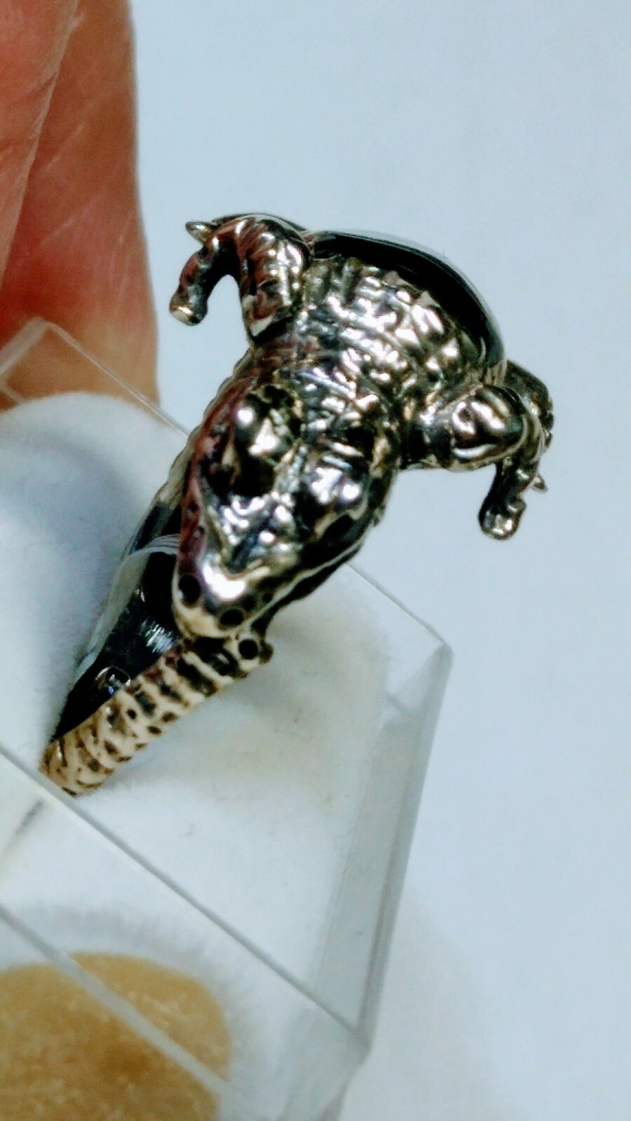 FETCHING STERLING SILVER .925 WITH BLACK ONYX INLAY RING IN SIZE 8.75-9.0-9.25!