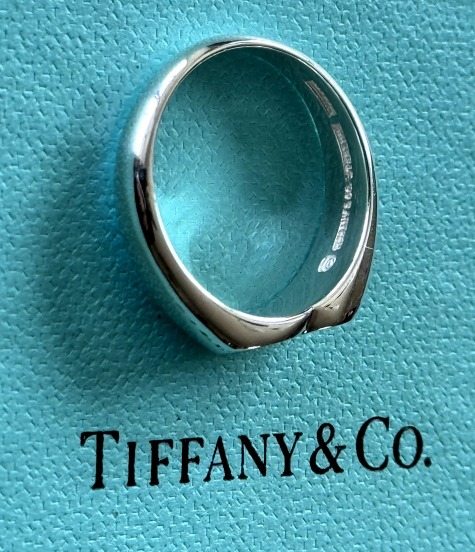 Tiffany & Co. Ring Elsa Peretti Heart Signet Sterling Silver 925 Size 8 1/2 US