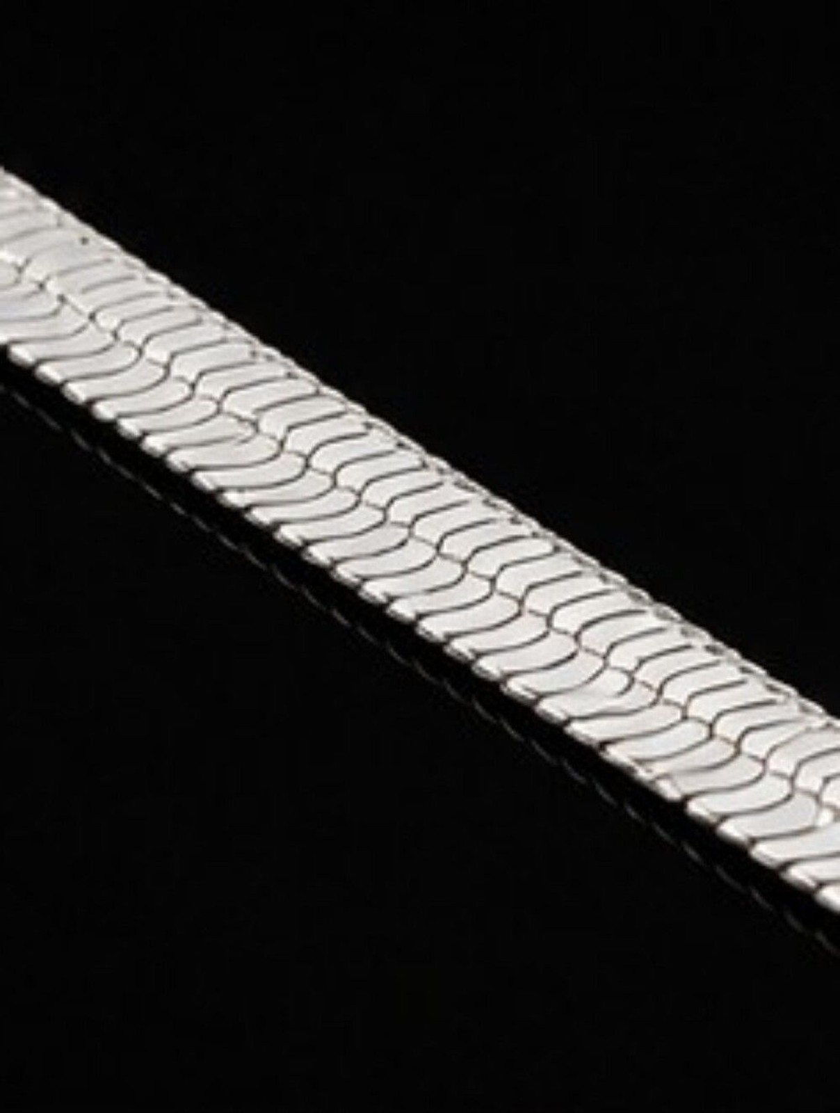 Vintage NOS 14K White Gold Plated 5mm Herringbone Necklace 18″ Flat Snake Chain