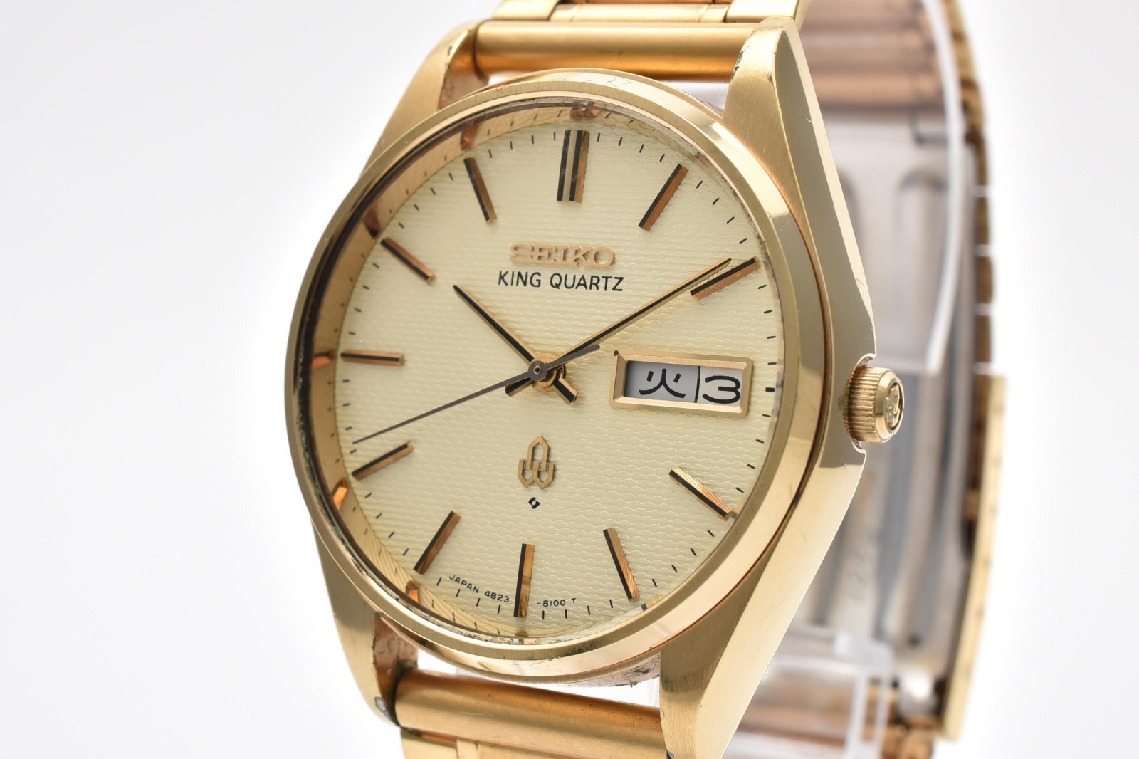 Vintage 1975 [ N MINT ] SEIKO King Quartz 4823-8110 Cream Dial Gold Watch JAPAN
