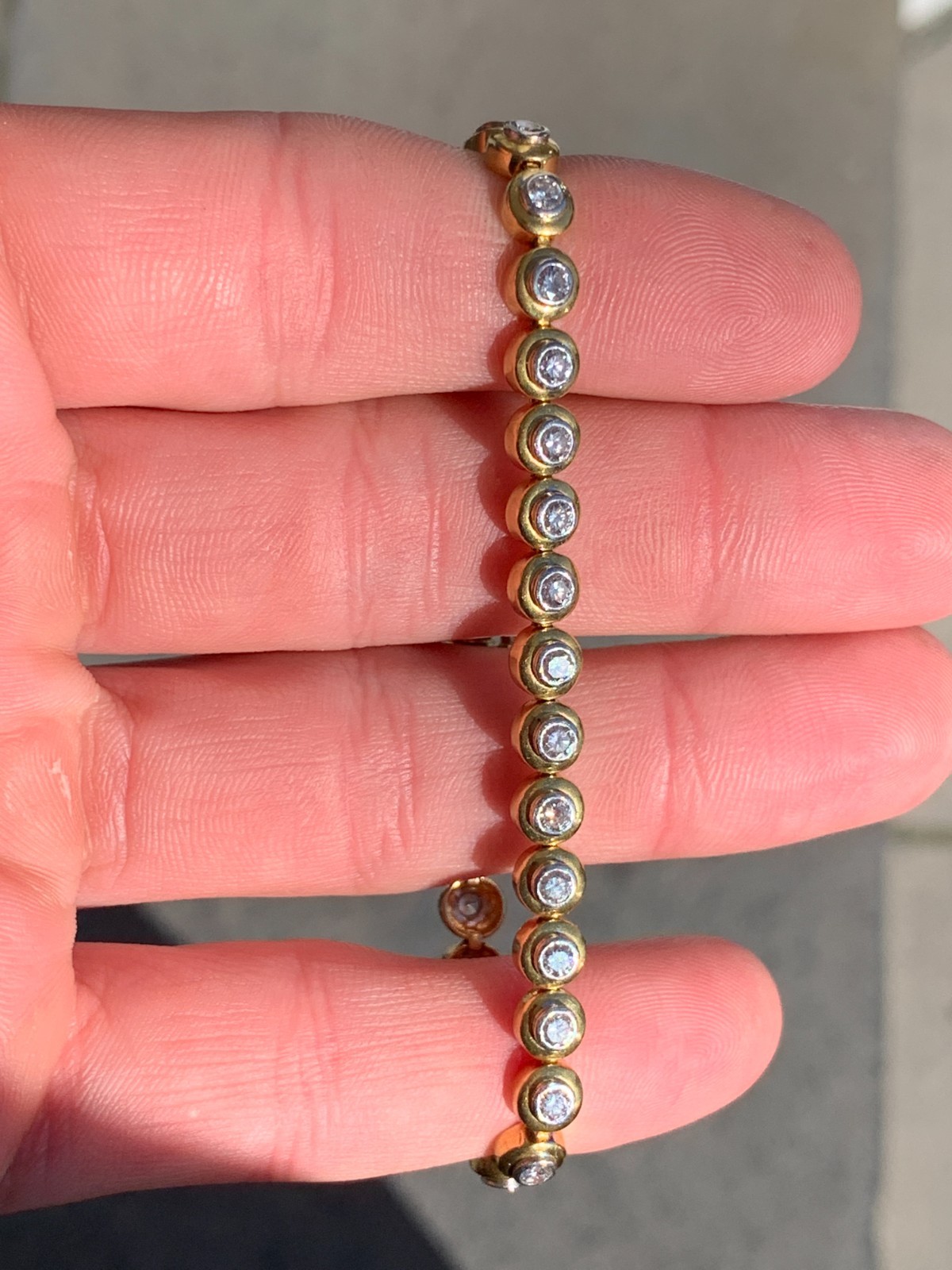 18ct gold diamond 3.10ct bracelet 16.2 grams