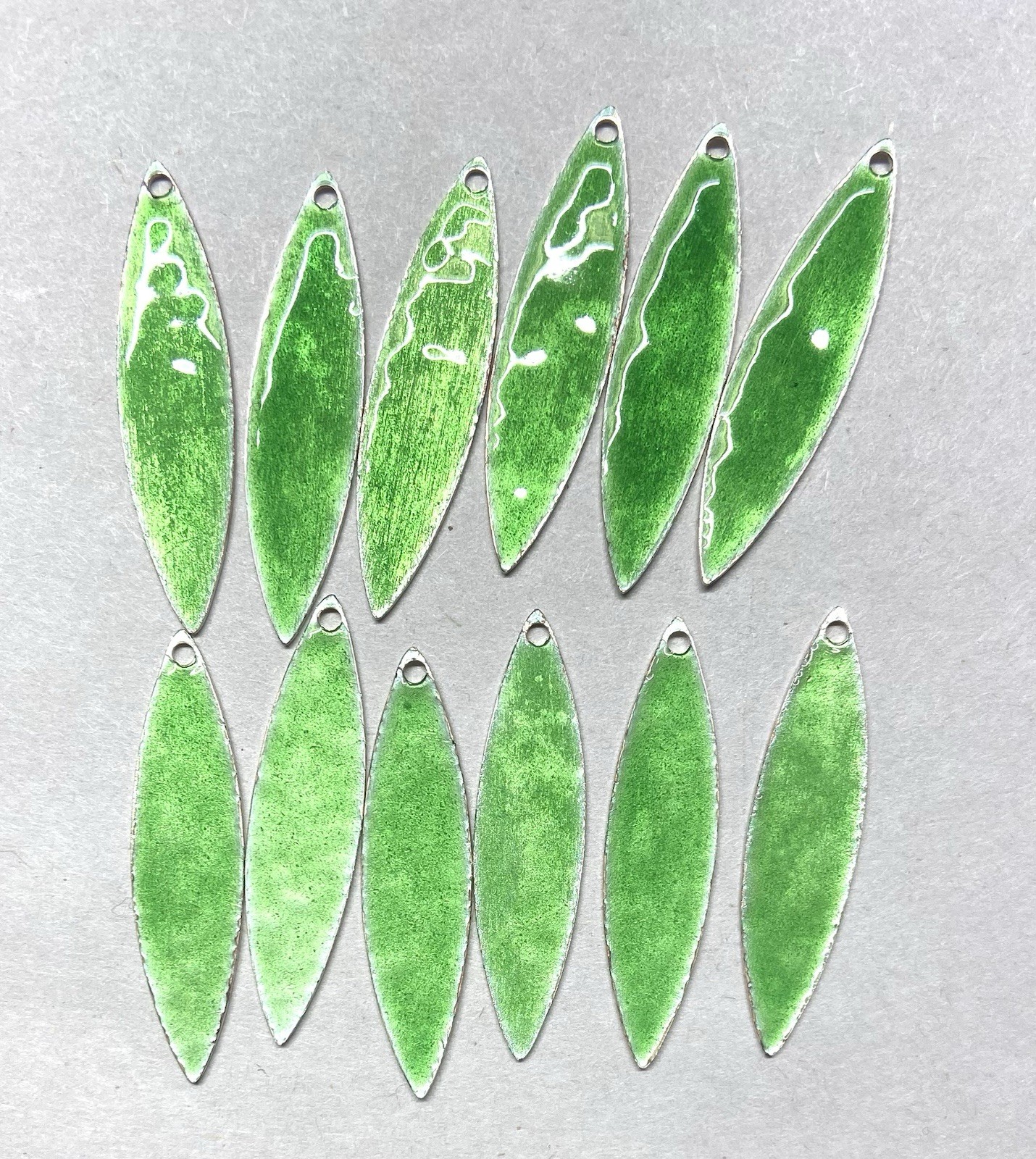 12x Vtg. Guilloche Enamel Sterling Silver- 1 1/4″ double pointed charm- green