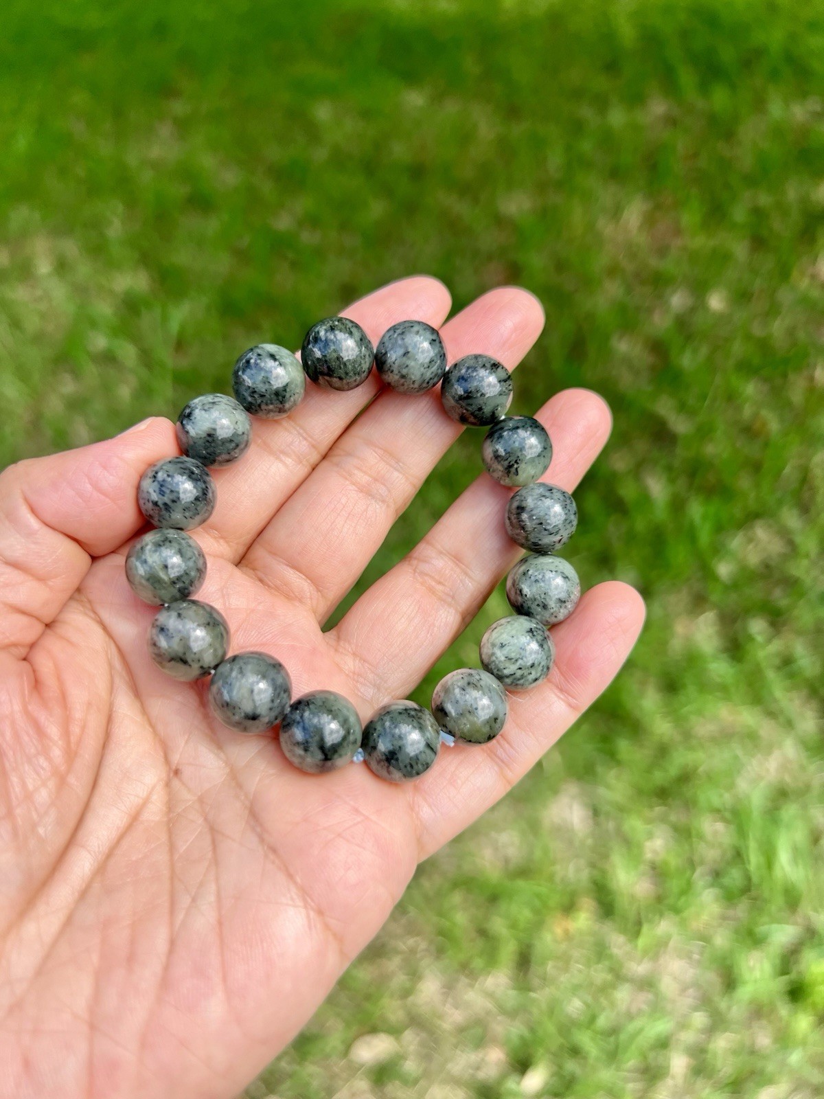 Genuine Qinghua Sesame Nephrite Jade 11.8mm Bead Bracelet H59 1