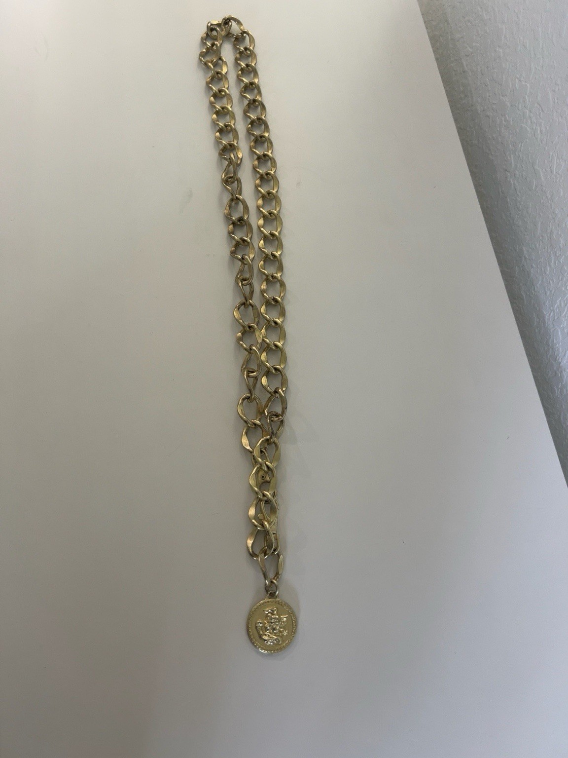 Cabi Vintage Gold Tone Chunky Chain Medallion Necklace 22” Statement Jewelry