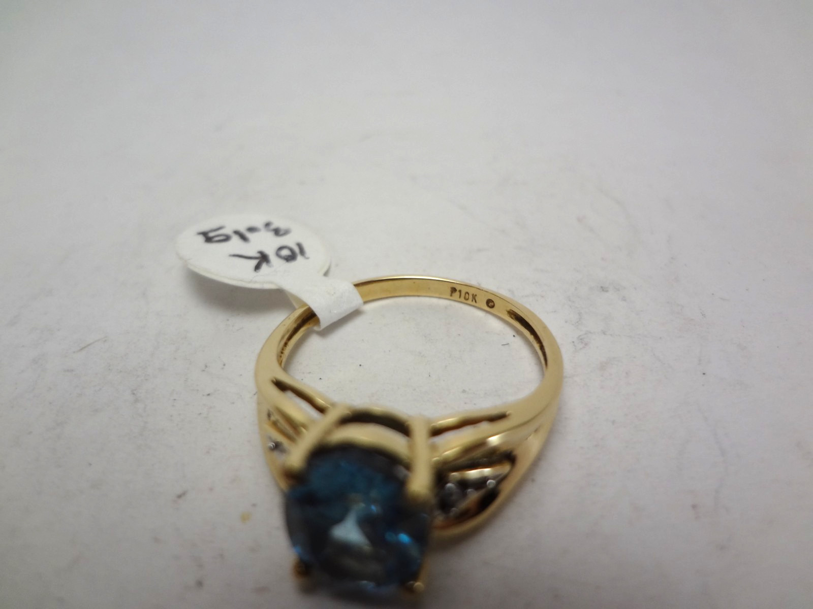 10K SOLID GOLD – SWISS BLUE TOPAZ AND DIAMOND RING – 3.10 GRAMS – SIZE 7.0 – F95