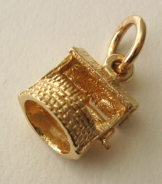 Solid 9K 9ct Yellow Gold 3D WISHING WELL Charm Pendant
