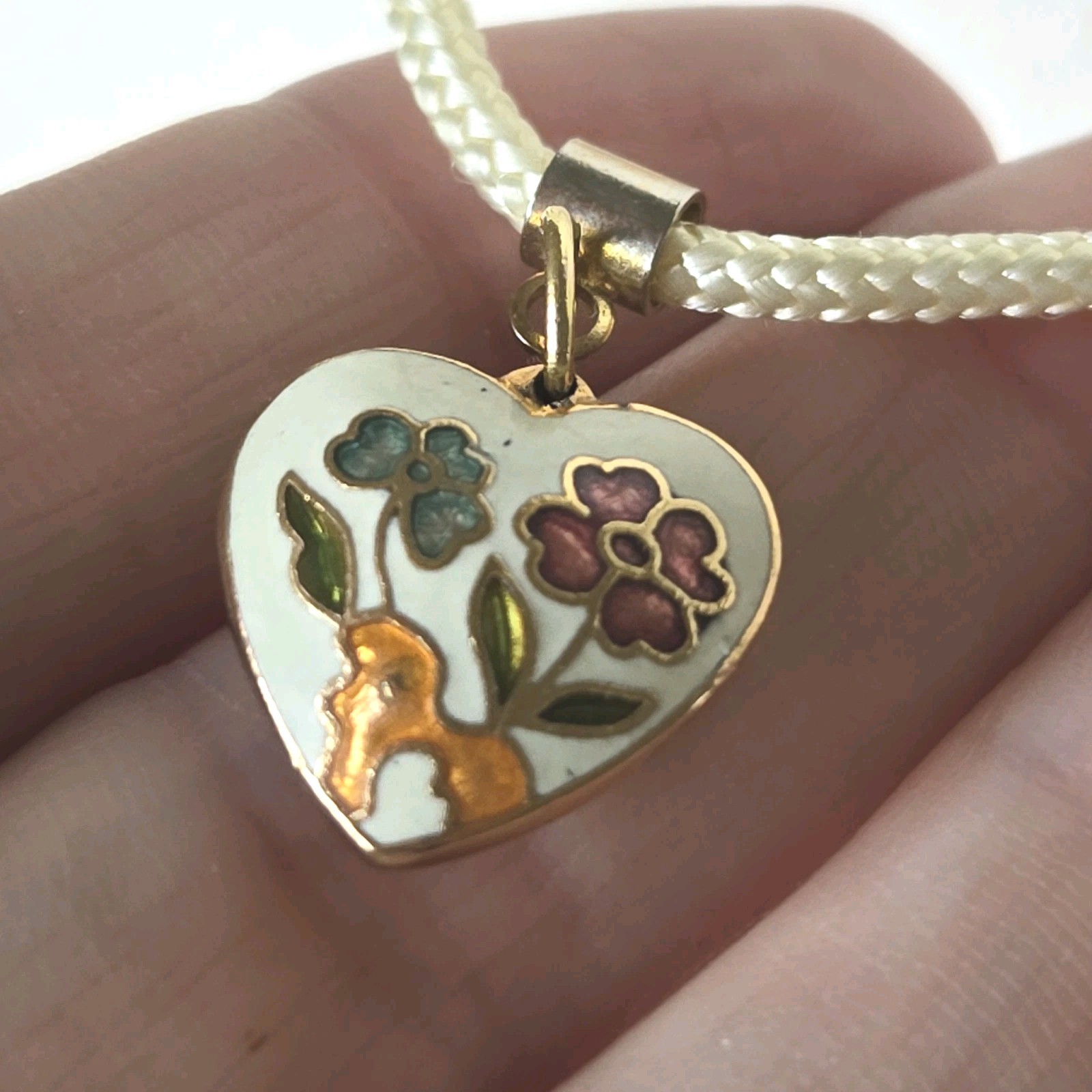 Vtg Cloisonné Painted Enamel Floral Heart Necklace, Cord, 17″, Cottage