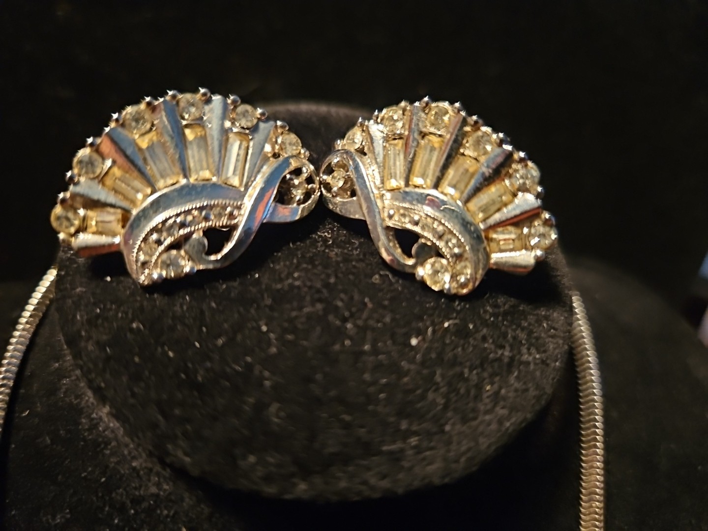 Vintage Glamour Jewelry 1940s-1950s by Lustern. Necklace and Earrings Set