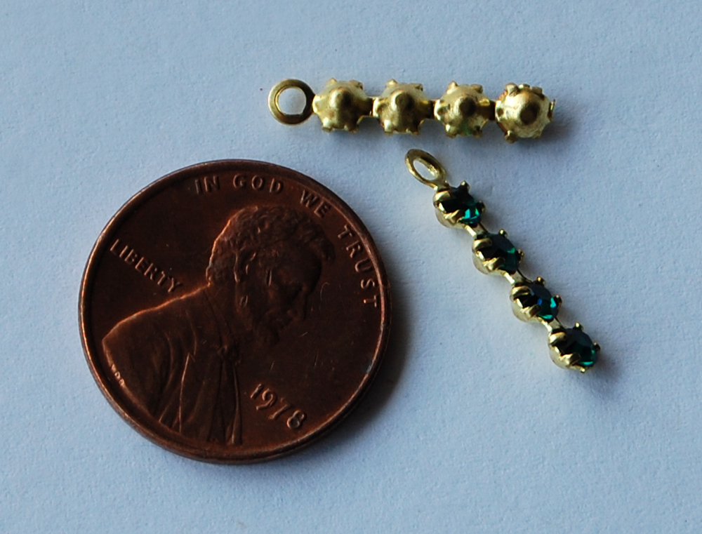 RHINESTONE BAR CHAIN DANGLE PENDANTS •18mm • ASSORTED COLORS