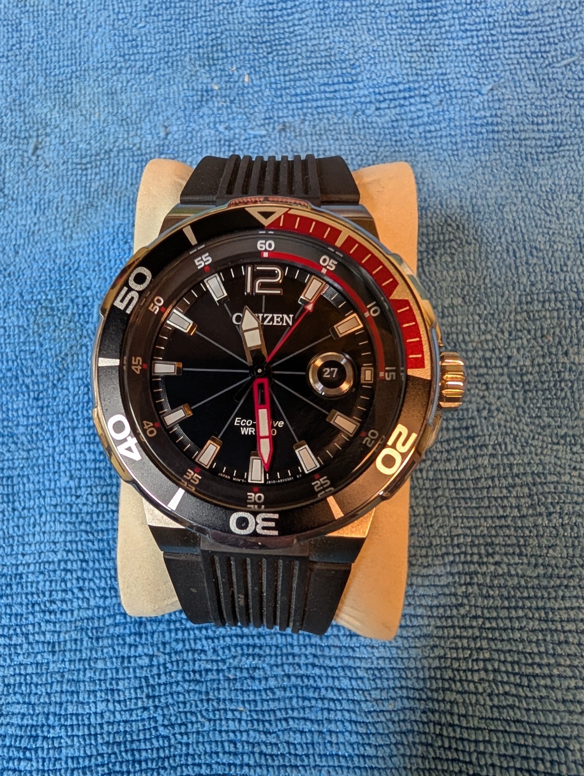 Citizen Eco-Drive Promaster Diver J810 WR200 Black Red Watch Runs Great Clean