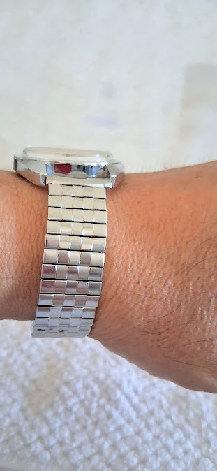 Vintage Timex Electric Dynabeat Mens Watch All Silver Tone With Day-Date SS Band