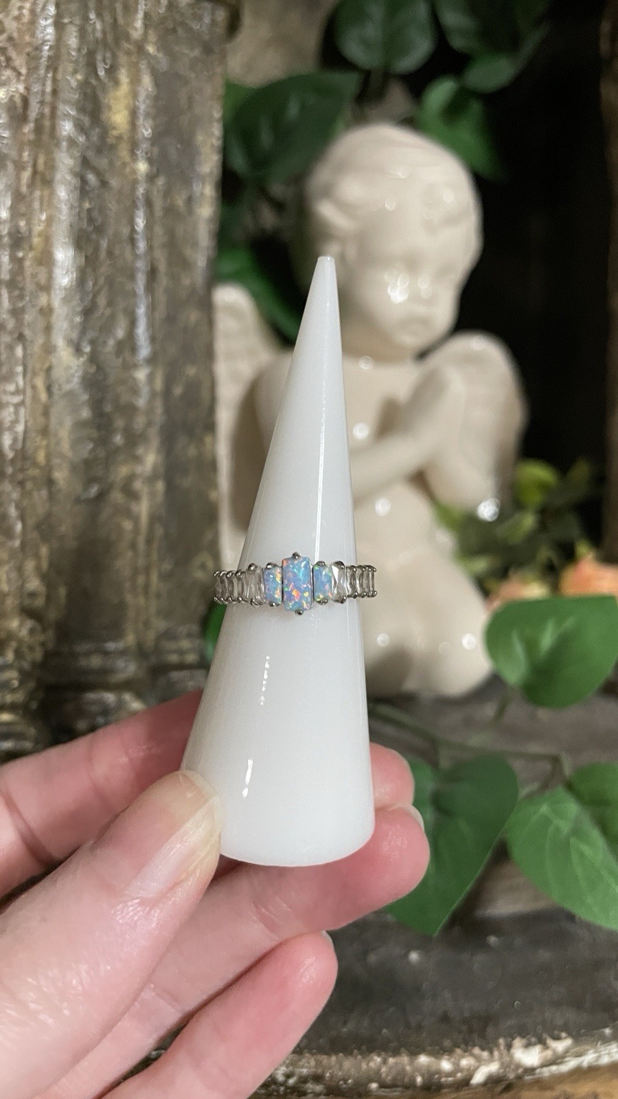 bomb party size 5 opal ring