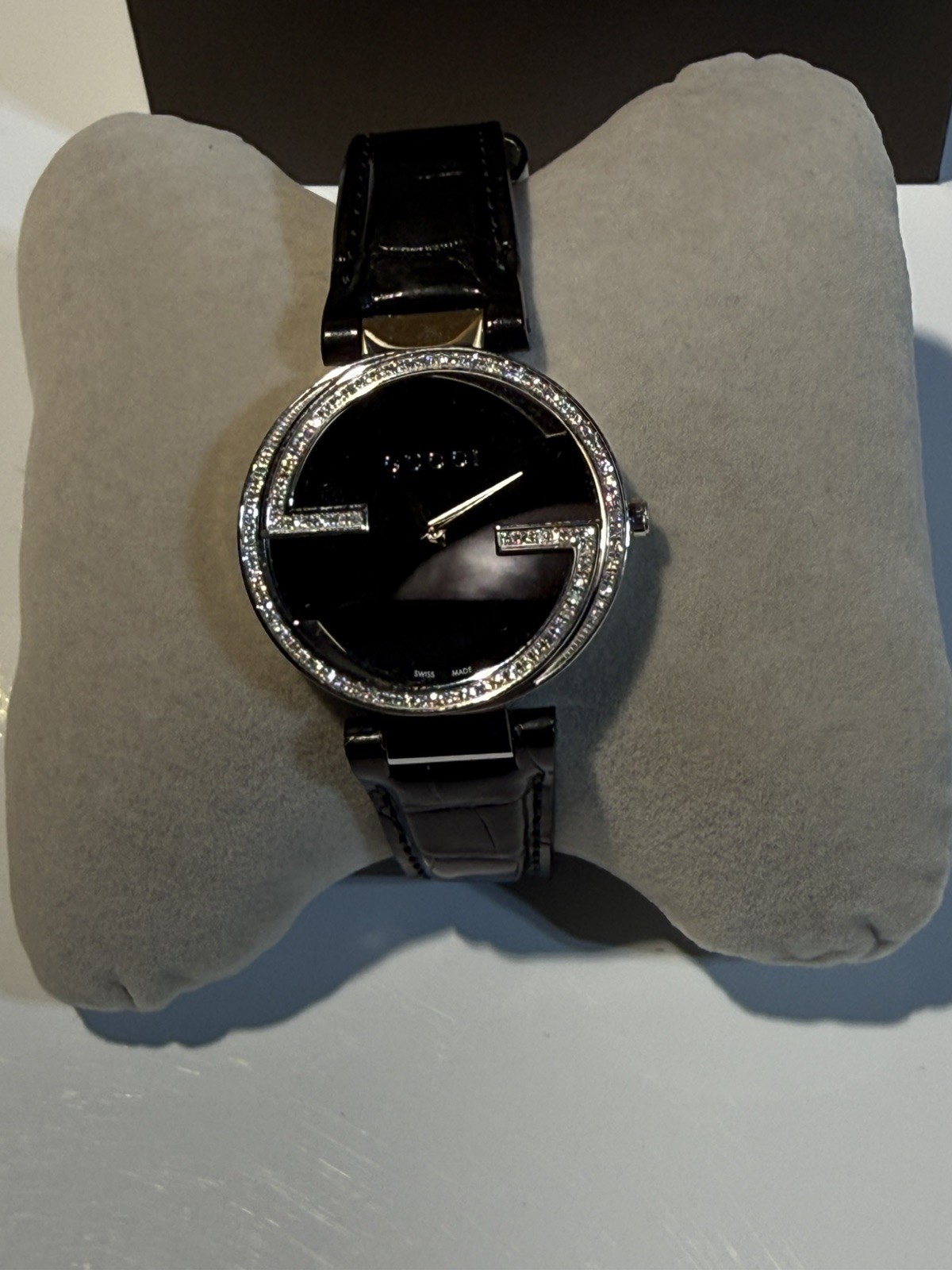 Gucci YA133312 Interlocking-G Grammy diamond bezel Unisex Black Leather strap