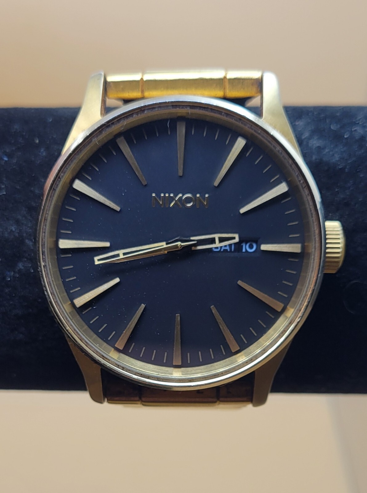 Nixon Mens’ Gold Tone Wrist Watch “Never Be Late” SS Sentry *WORKING* 100M ⌚️