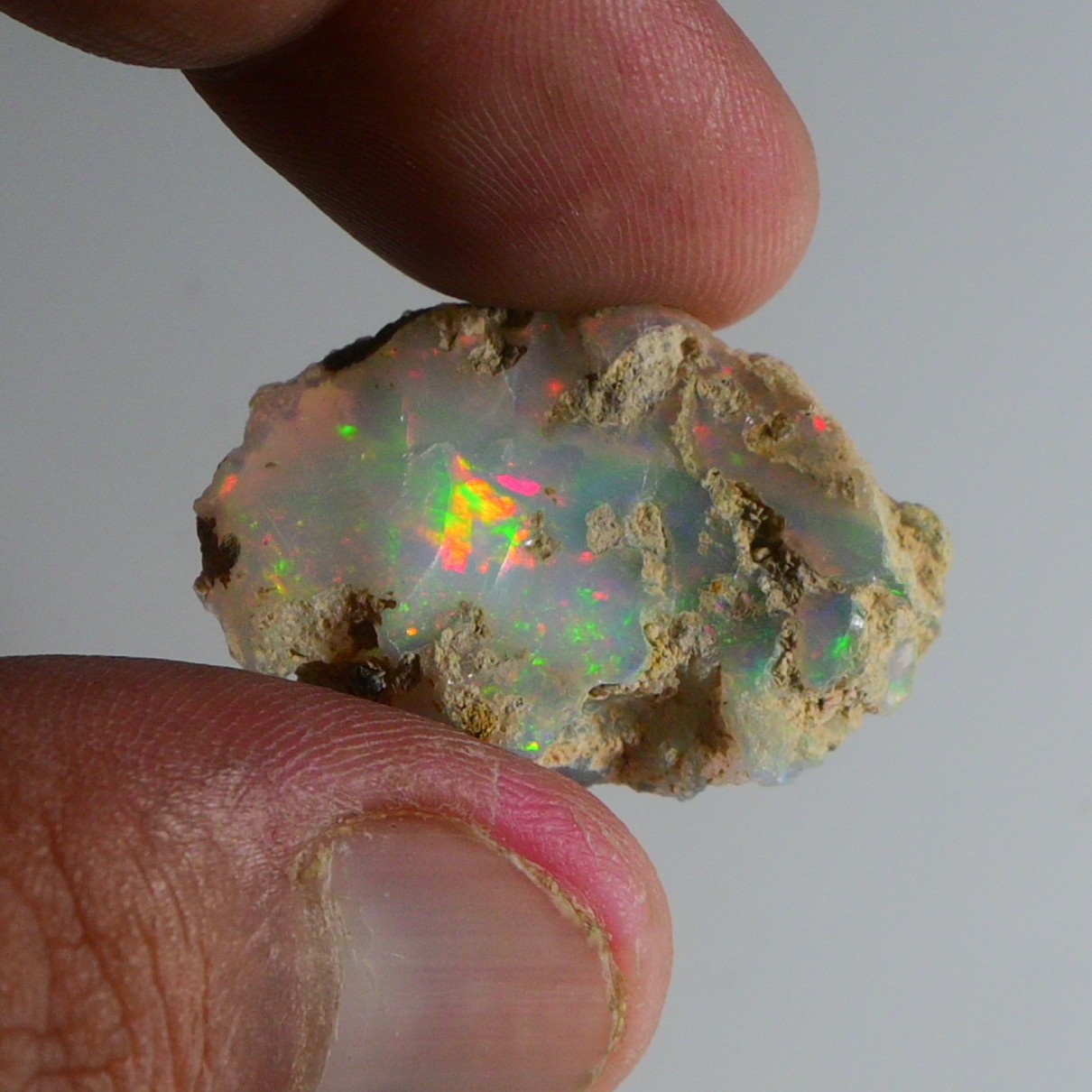 24.90 Ct Smooth White Ethiopian Opal Rough, Ideal for Jewelry – Natural Raw Opal
