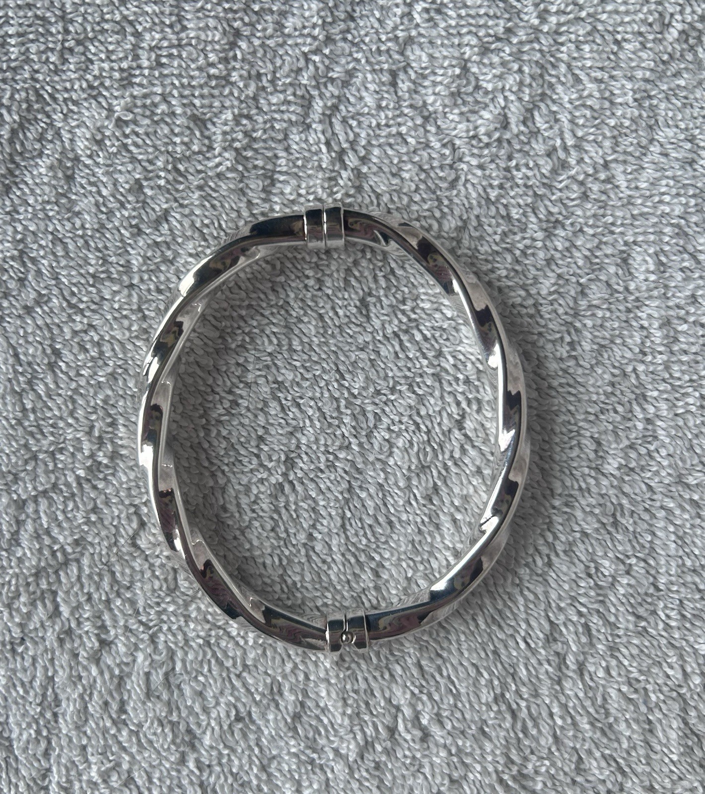 Milor – .925 Sterling Silver Twisted Oval Hinged Bangle Bracelet – Stunning!