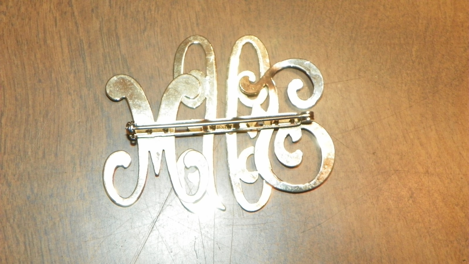 vtg 1950’s-1960’s personalized monogram brooch/pin initials look like A H M