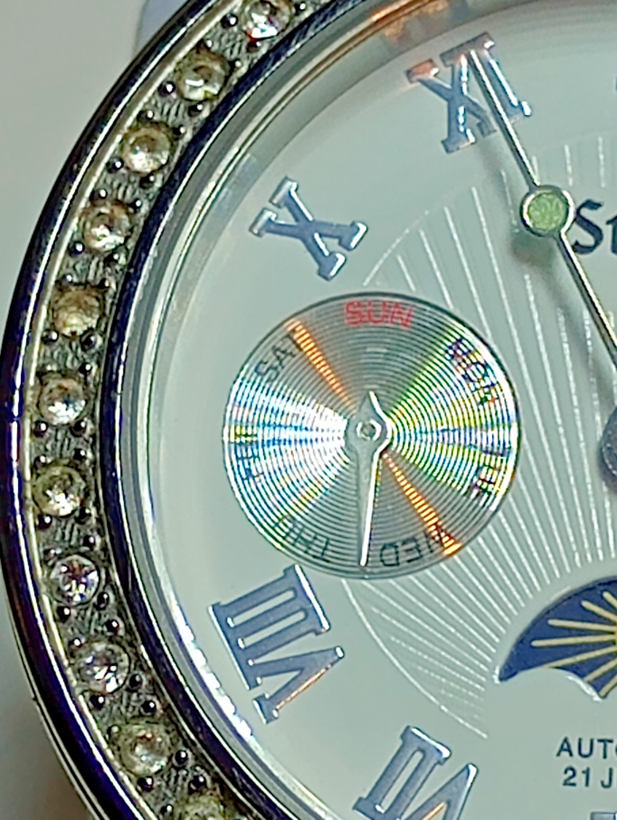WOMANS STAUER SUN MOON PHASE AUTOMATIC WATCH 21 JEWELS TY2869S DAY DATE