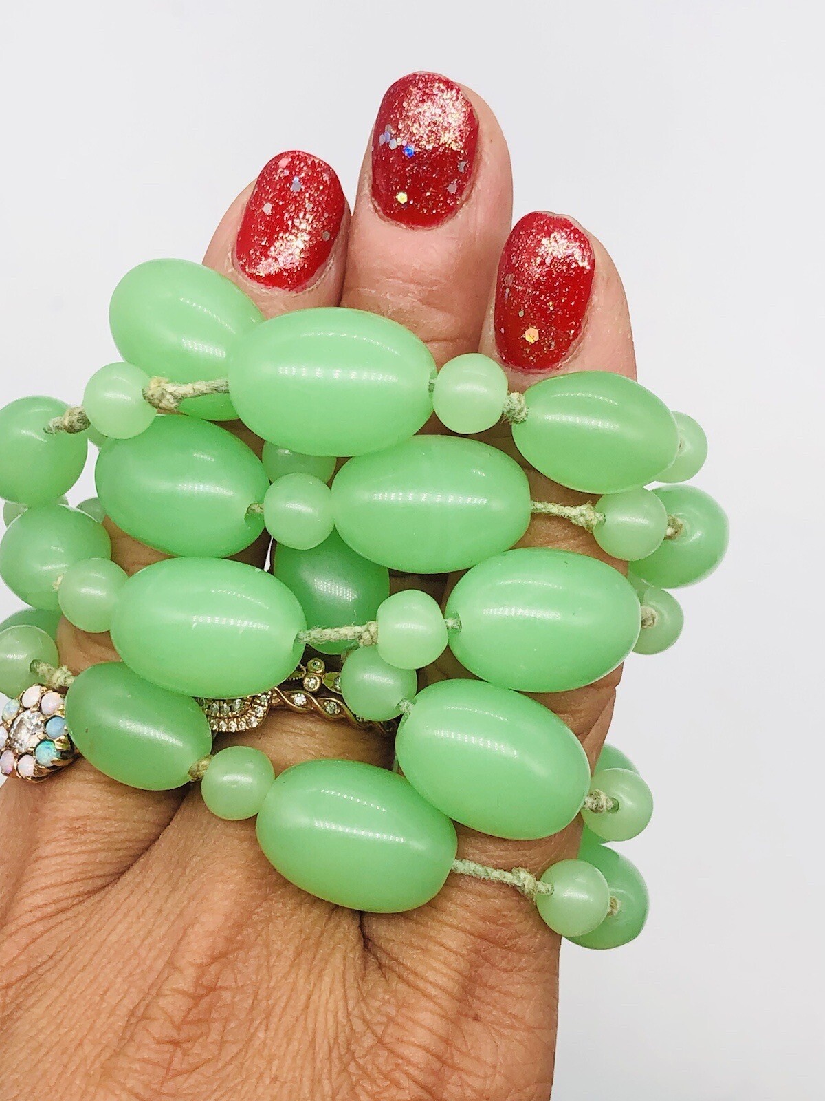 Vtg Art Decor Green Uranium Glass Beaded Hand Knot Overhead Necklace 32”