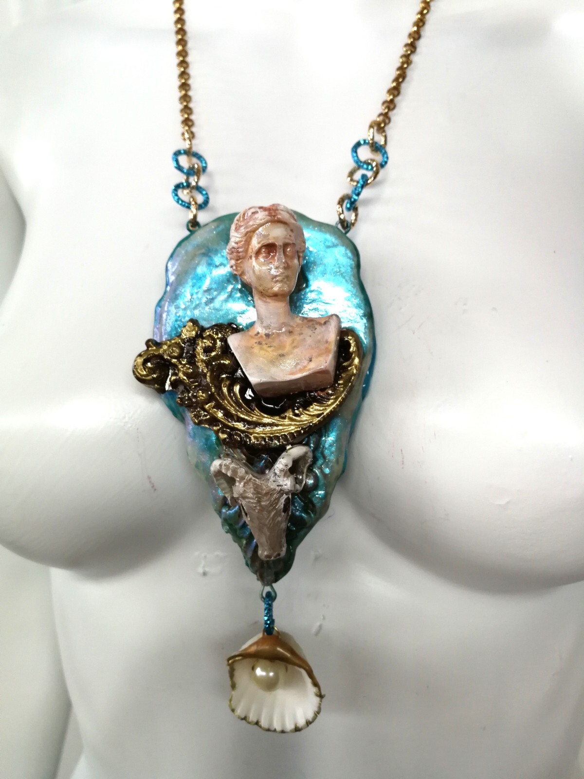Luxury Jewelry Belle Epoque Art Deco Nouveau Necklace Pendant Woman Shell Animal