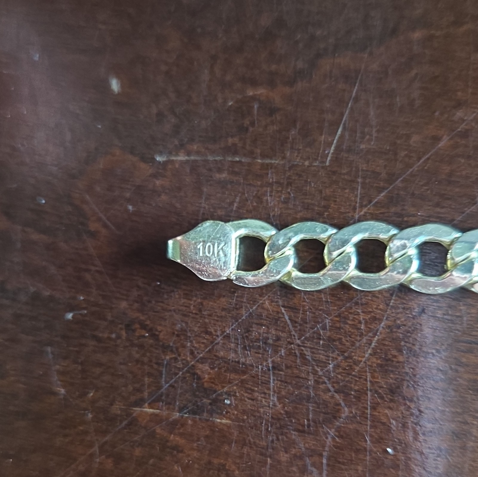 10K Yellow Gold 6mm Curb Link Chain Bracelet with Lobster Clasp 8 in. 4.49g.