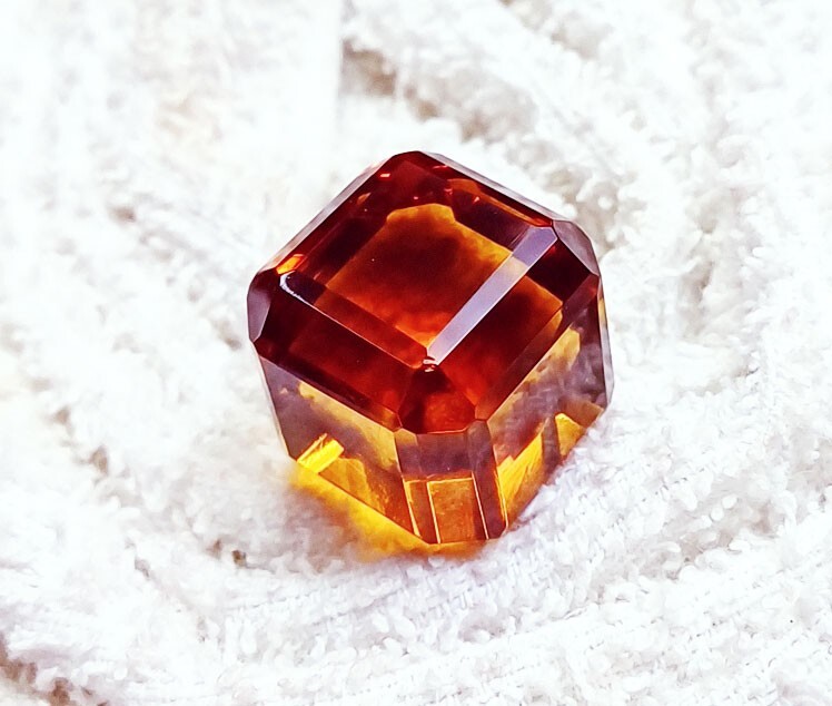 Orange Topaz Cube 40 to 50 Ct Certified Loose Gemstone H15