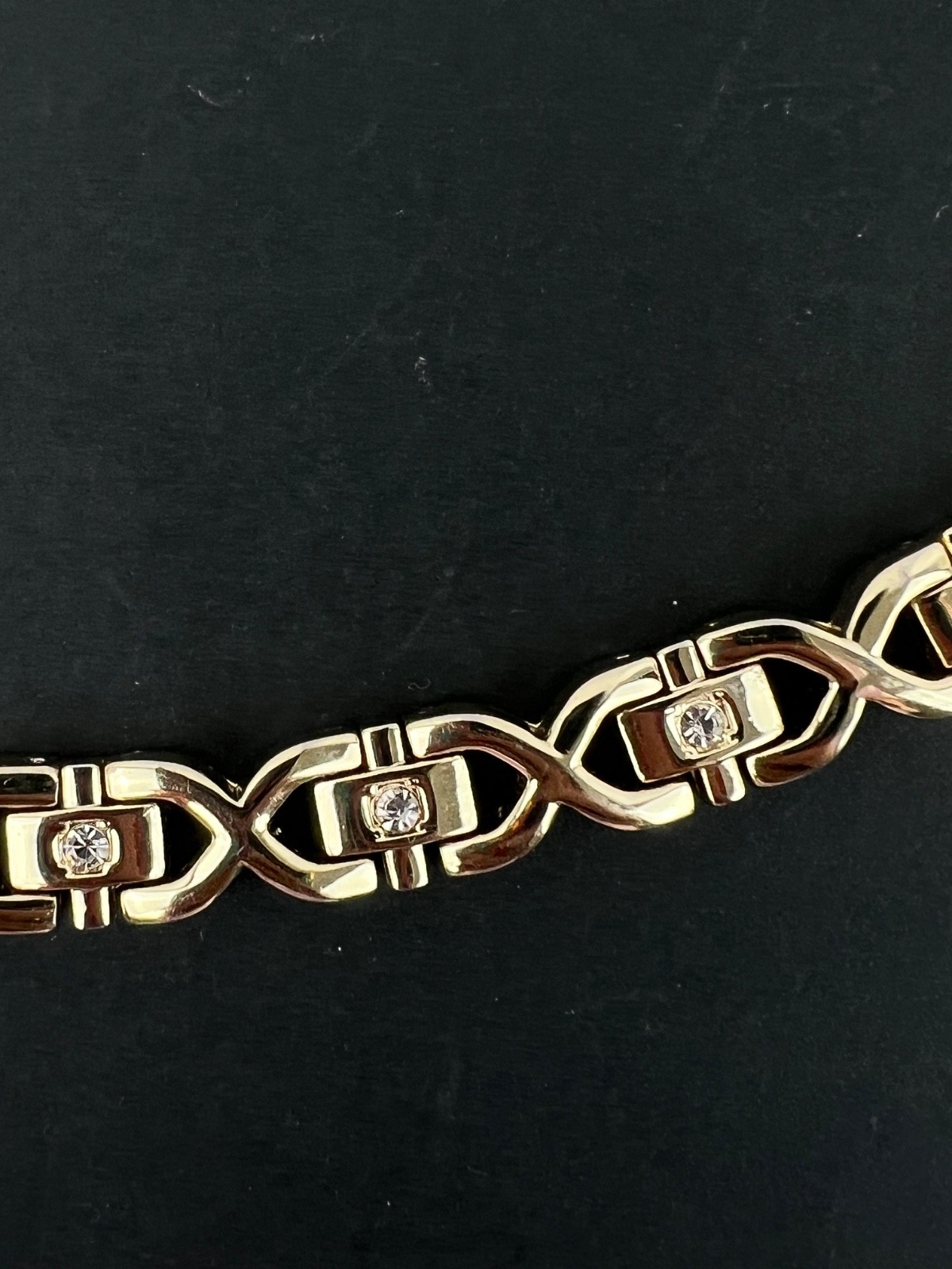 Fashion Gold Tone Rhinestone Link Bracelet 7.5″ Length Fold Over Clasp