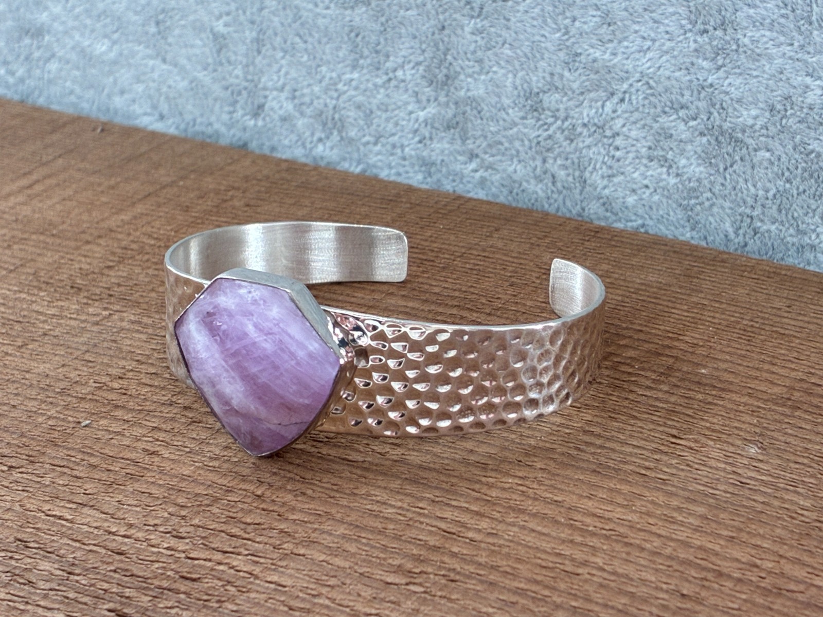 Jay King DTR Lavender Kunzite Hammered Sterling Silver Cuff Bracelet HSN Box 6in