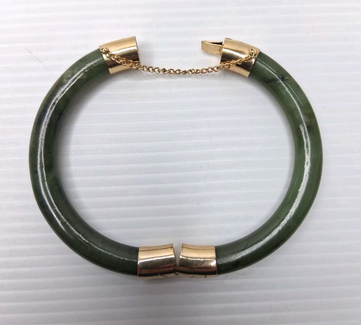 Vintage Green Nephrite Jade Hinged Gold Tone Bangle Bracelet Push Lock